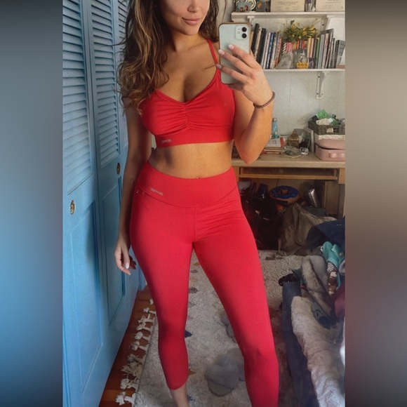 Bo + Tee Red Sports Bra & Leggings - Picture 2 of 2